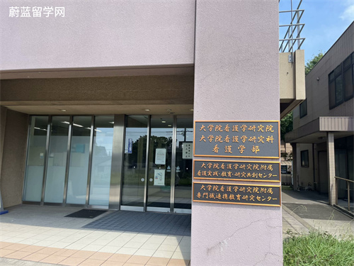 不懂英语能去日本读研吗？